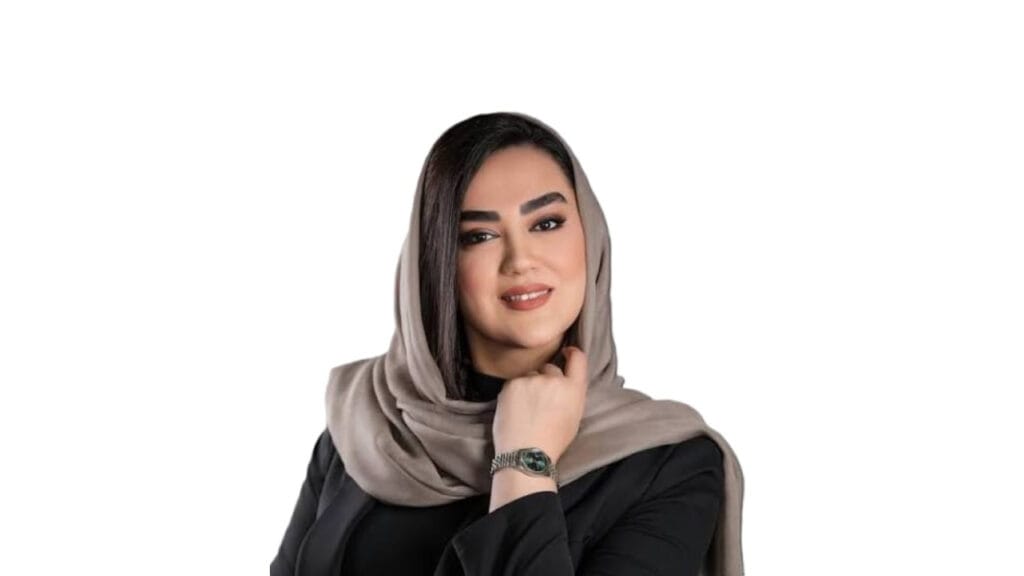 سعیده مهدوی؛ از پیشگامی در آرایش دائم تا آموزش مدرسین بین‌المللی